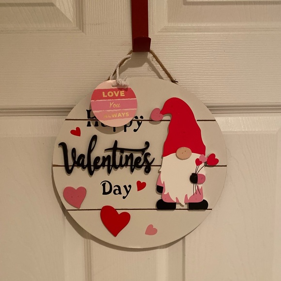 Valentines Day Gnome Wall Decor, Happy Valentines Day Gnome Wood Wall Sign - Picture 3 of 14